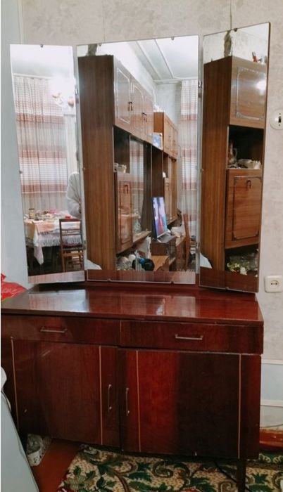 Продаю советские кресла, трюмо