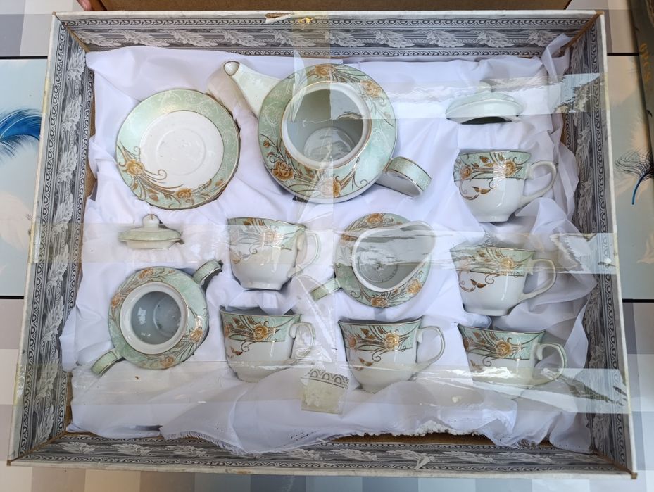 Продается комплект посуды