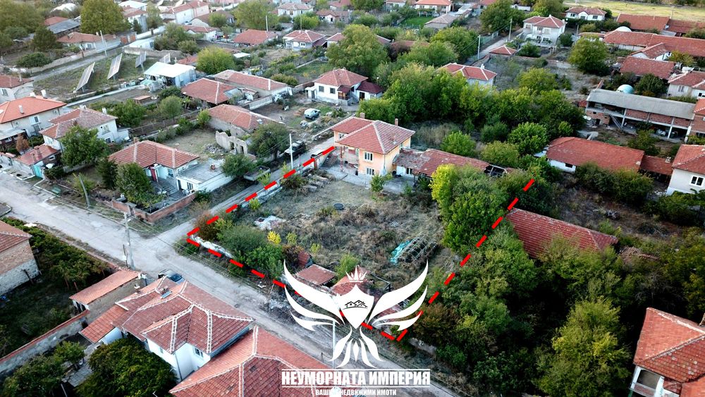 Продавам двуетажна къща 240РЗП с широк двор 1280кв. в с.Дълбок Извор