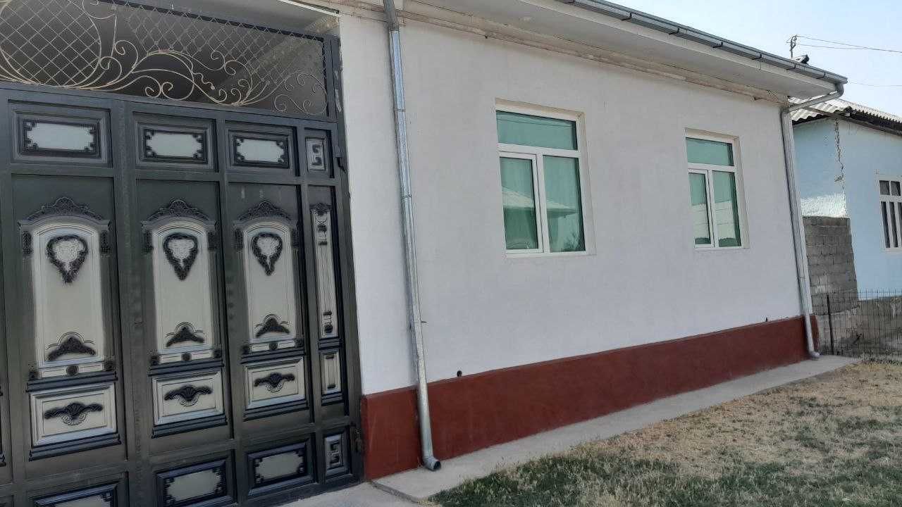 Гулистон шахрида уй сотилади. 7 хонали 10 сотик