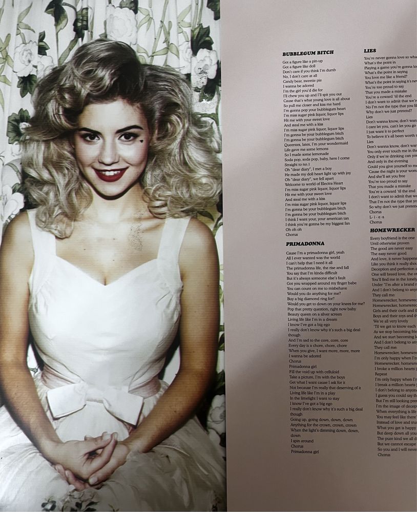 Vinyl Marina and the diamonds