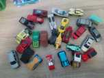 27 метални колички Hot Wheels / CARS + подарък