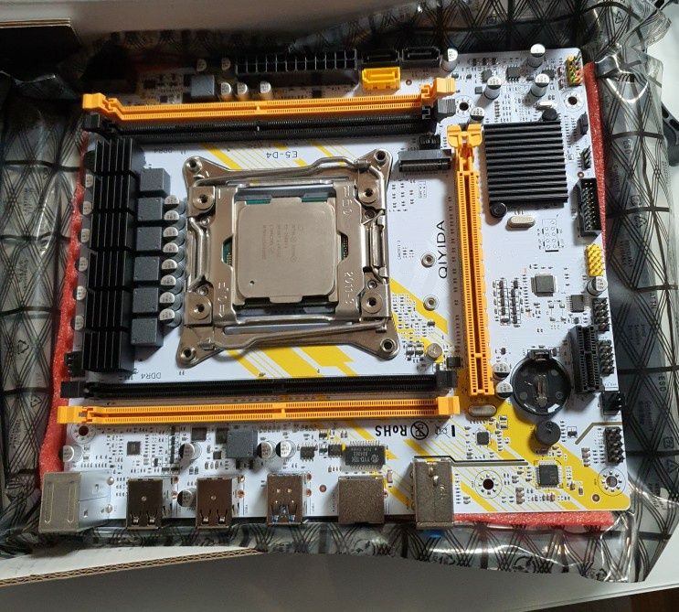 Placa de baza QIYIDA X99 + Intel Xeon E5-2680 V4 + Cooler + 32 GB DDR4