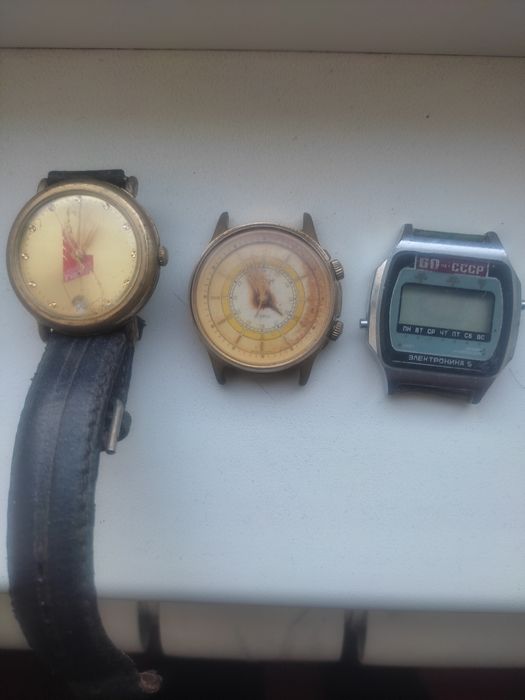 Продам часы молния не рабочий