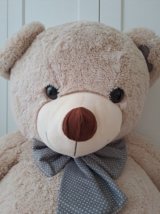 Голямо плюшено мече