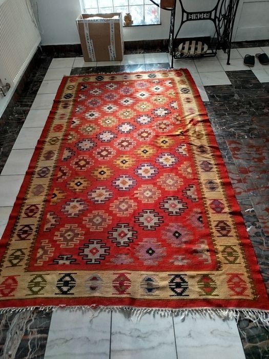 Covor traditional romanesc 50 ani