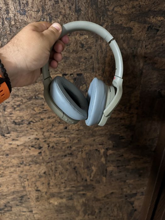 Casti Sony WH-H910N, in stare impecabila