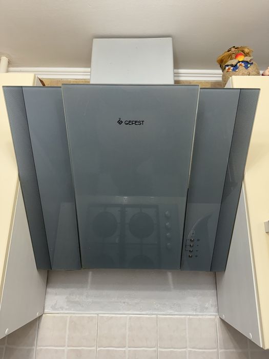 Продам вытяжку на кухню