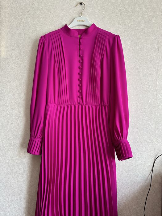 Продам платье в отличном состоянии за 20 000 тенге