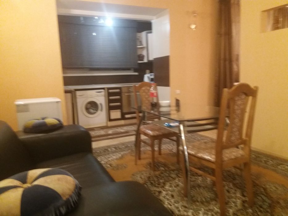 Продам 2х ком кв в центре с евроремонтом и с мебелью