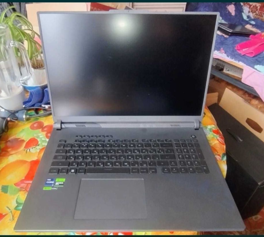 ASUS ROG STRIX G18 Core i7 rtx4060