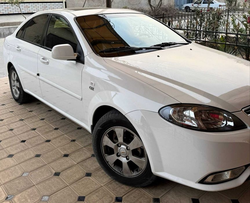 Gentra 3 avtomatkarobka sotiladi srochna!