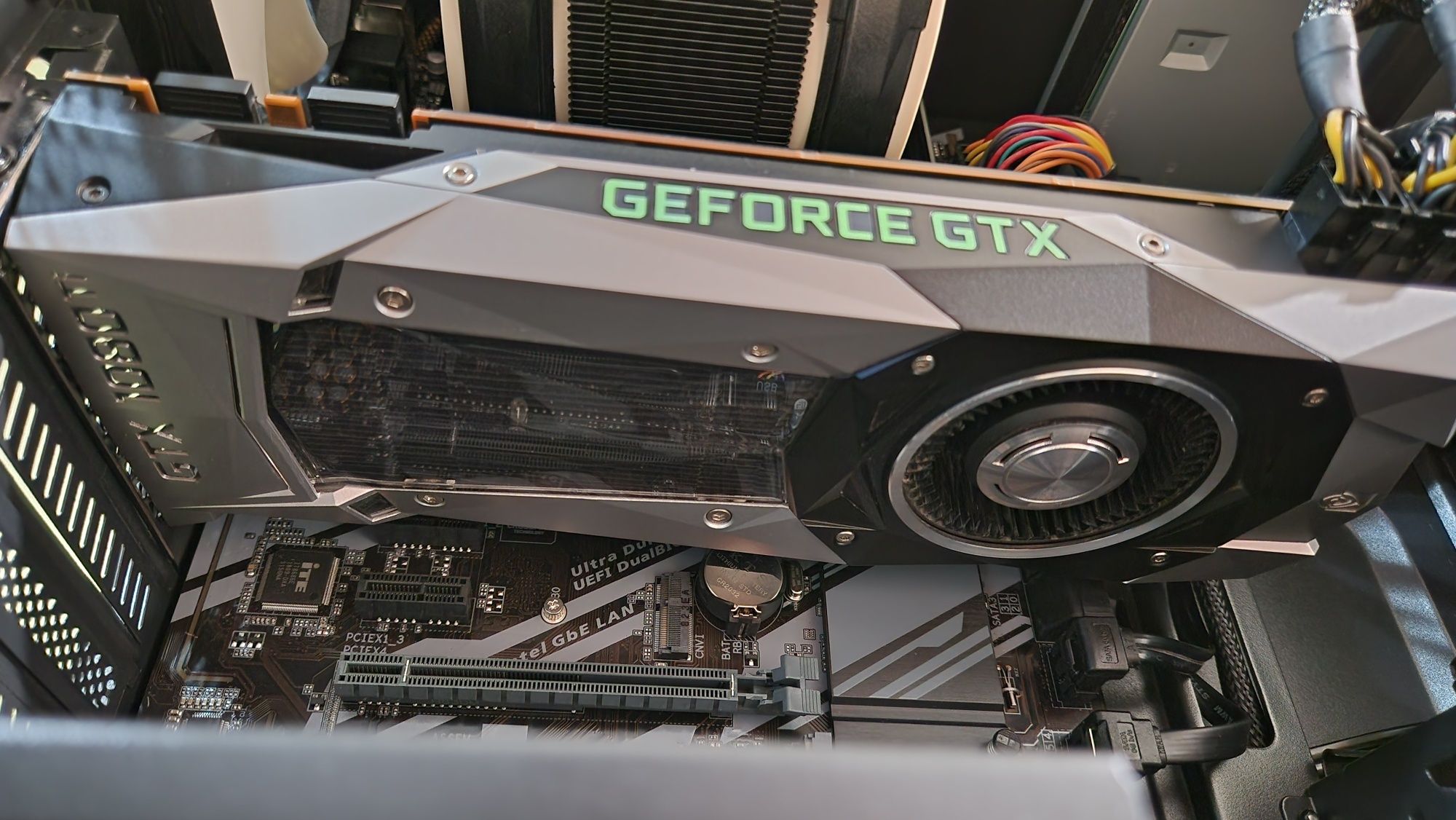 Геймърски компютър i7-8700, EVGA GTX 1080ti, 16 RAM, 126 SSD, 500 HDD