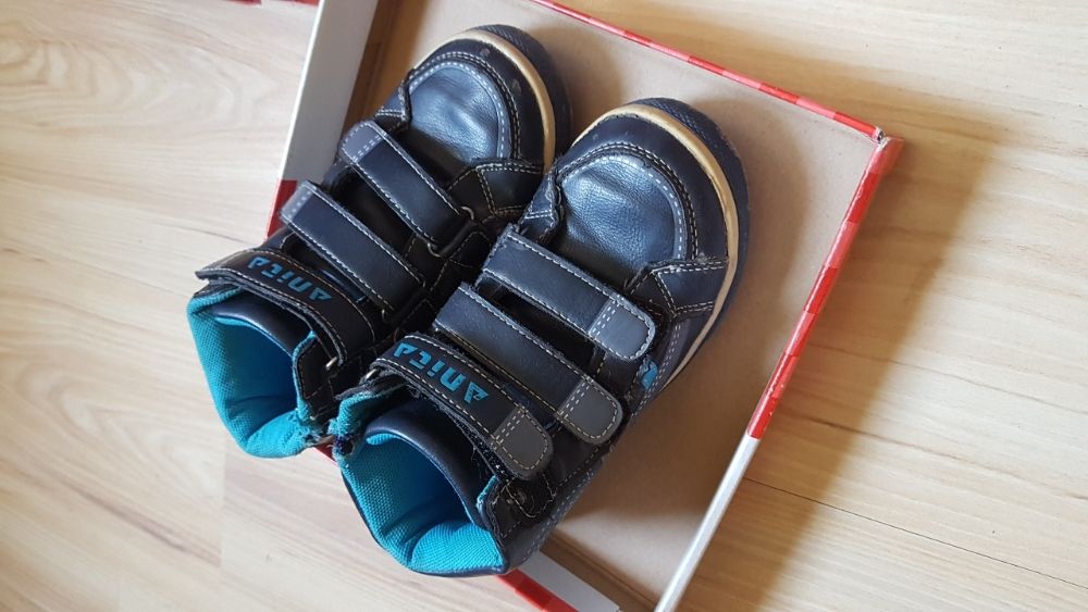 Ghete / cizme / adidasi copii stare foarte buna, sau ca noi