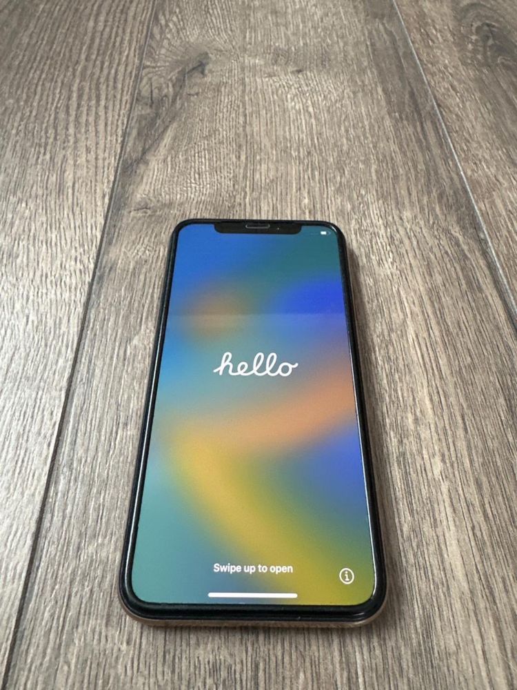 iPhone Xs б/у отличное состояние