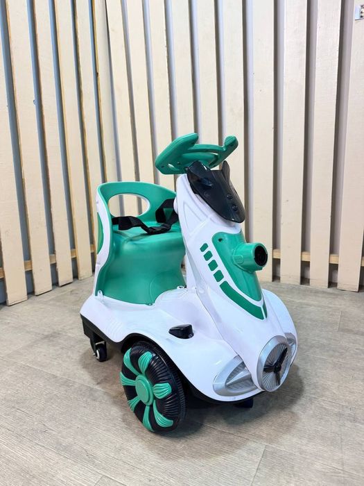 Yangi mashina Mersades Новый электромобиль Мерседес