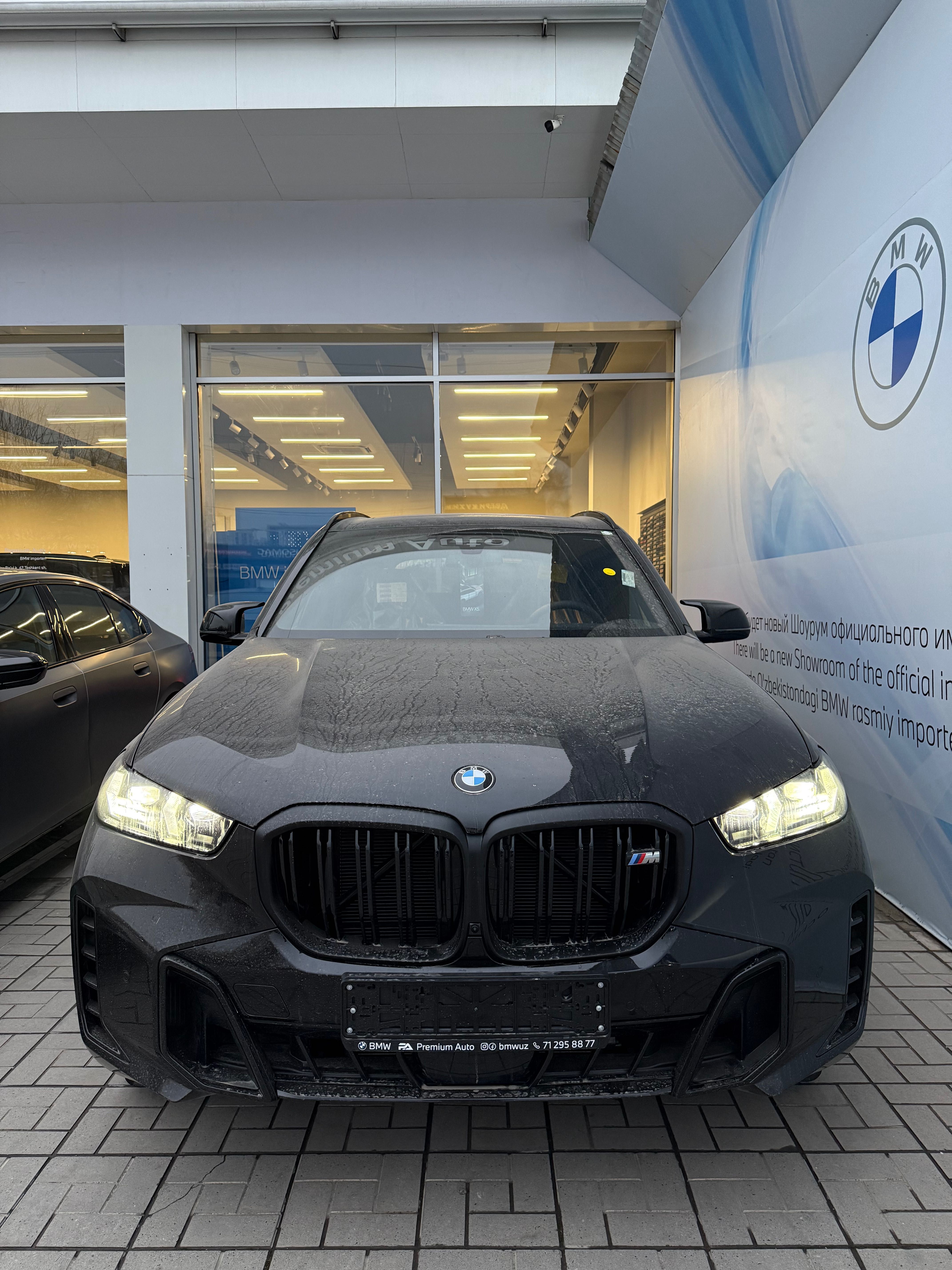 Продам новый BMW X5 M60i xDrive FULL , в наличии с гарантией