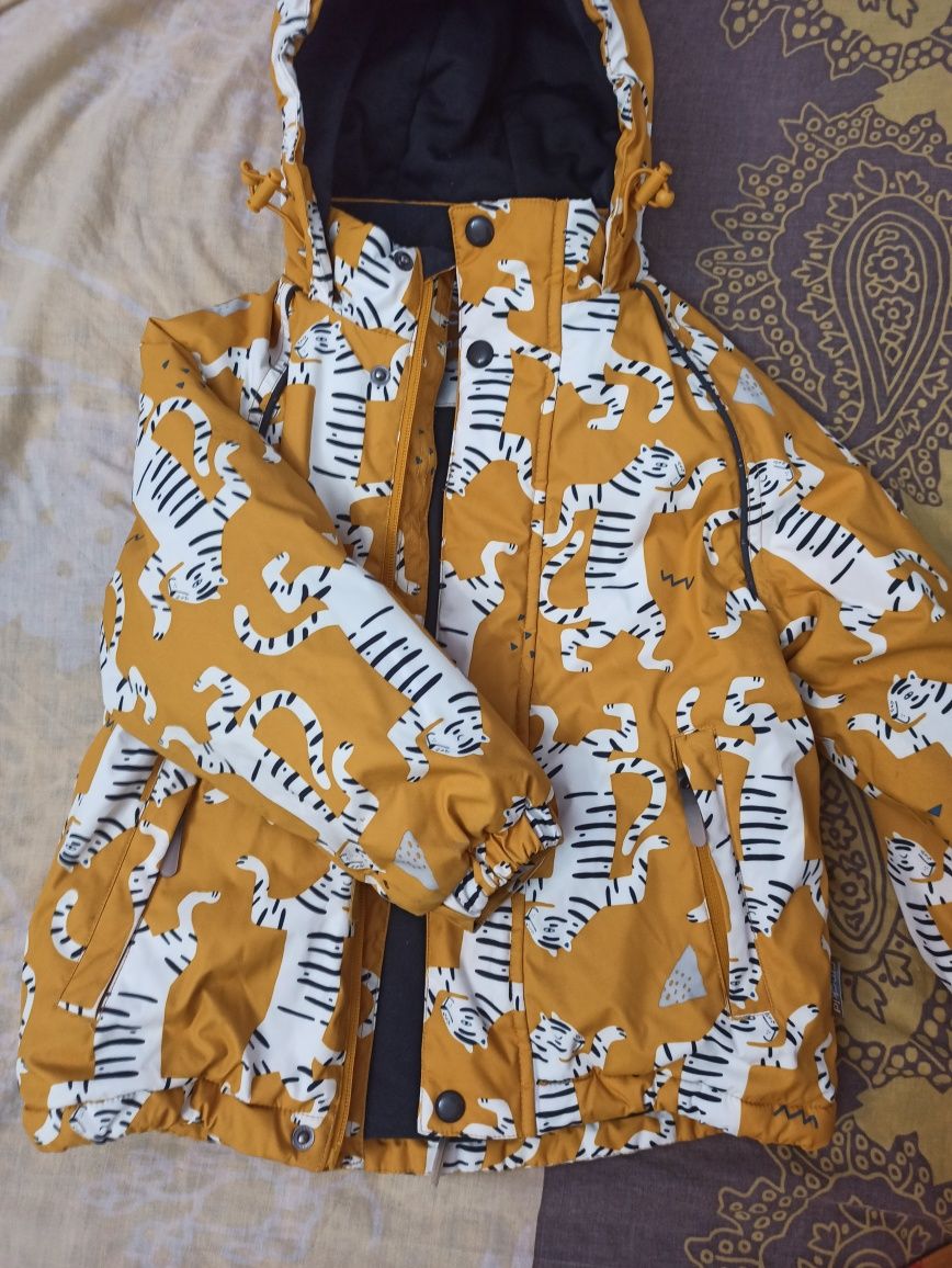 Продам куртку Crockid размер 104-110 см  и штаны LC  Waikiki