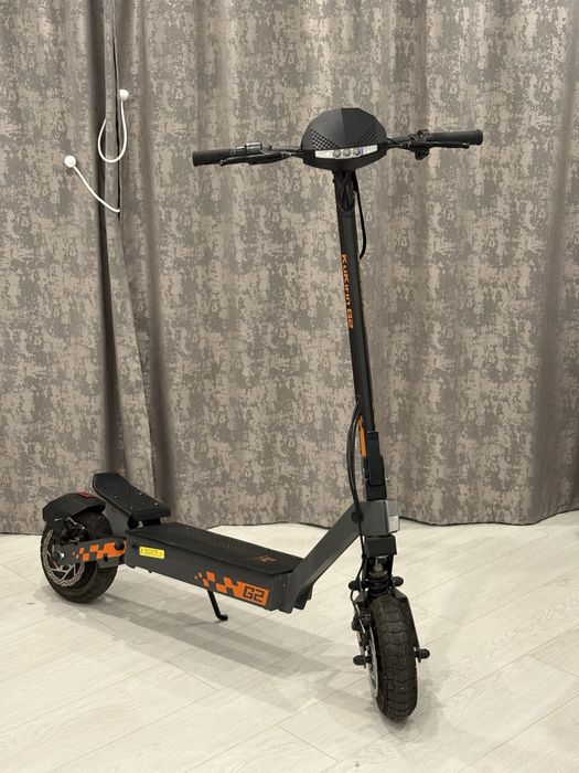 Vând trotineta kukirin g2 nouă