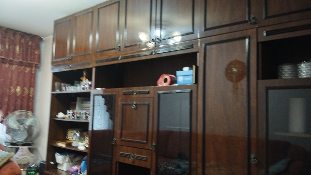 продас стенку 5 секций полированая