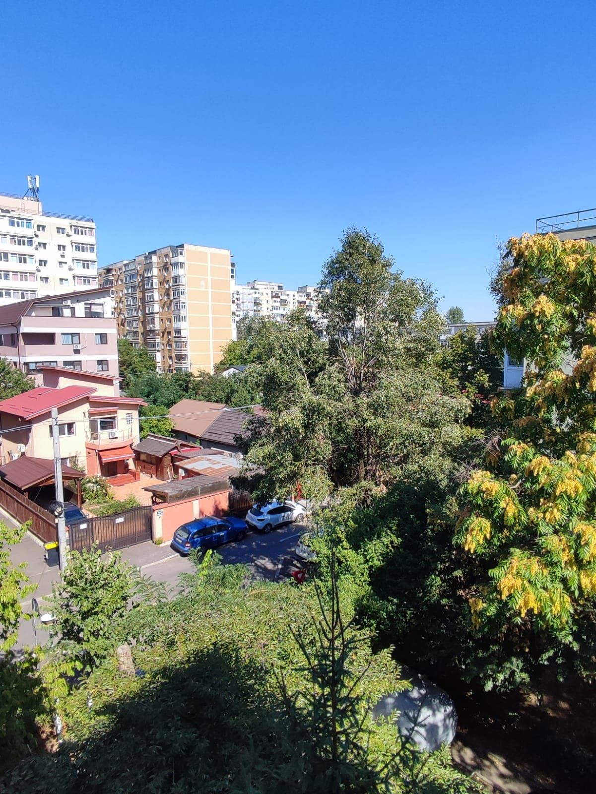 Apartament 2 camere, decomandat, 60 mp, etaj 3/4, vedere verde