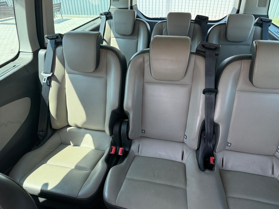 Ford Tourneo Custom 9 locuri 2.2 tdci 155 cp Piele