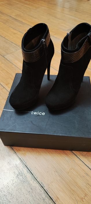 Полуботинки фирмы TWICE