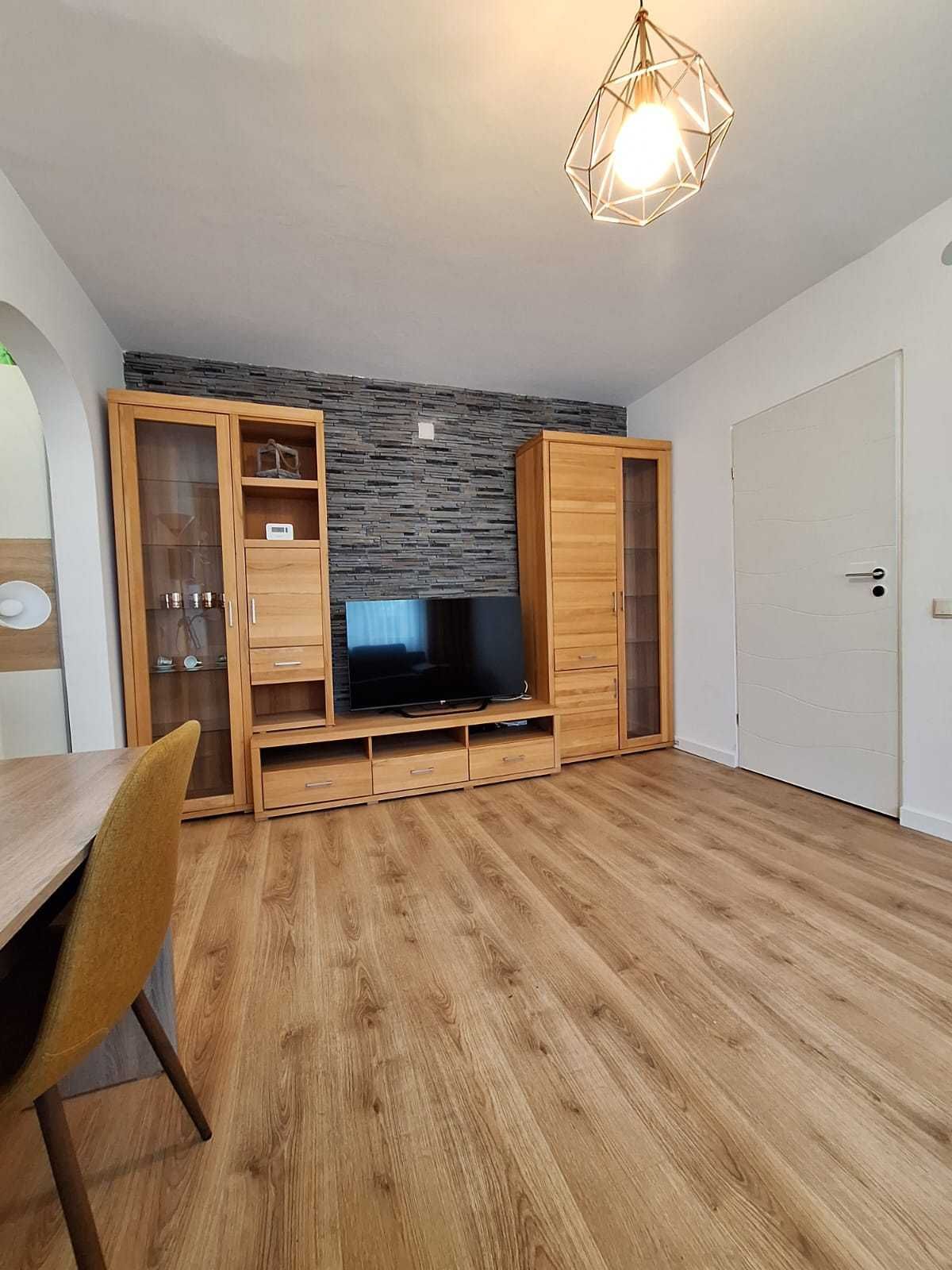 Inchiriez apartament 2 camere UNTOLD super-finisat