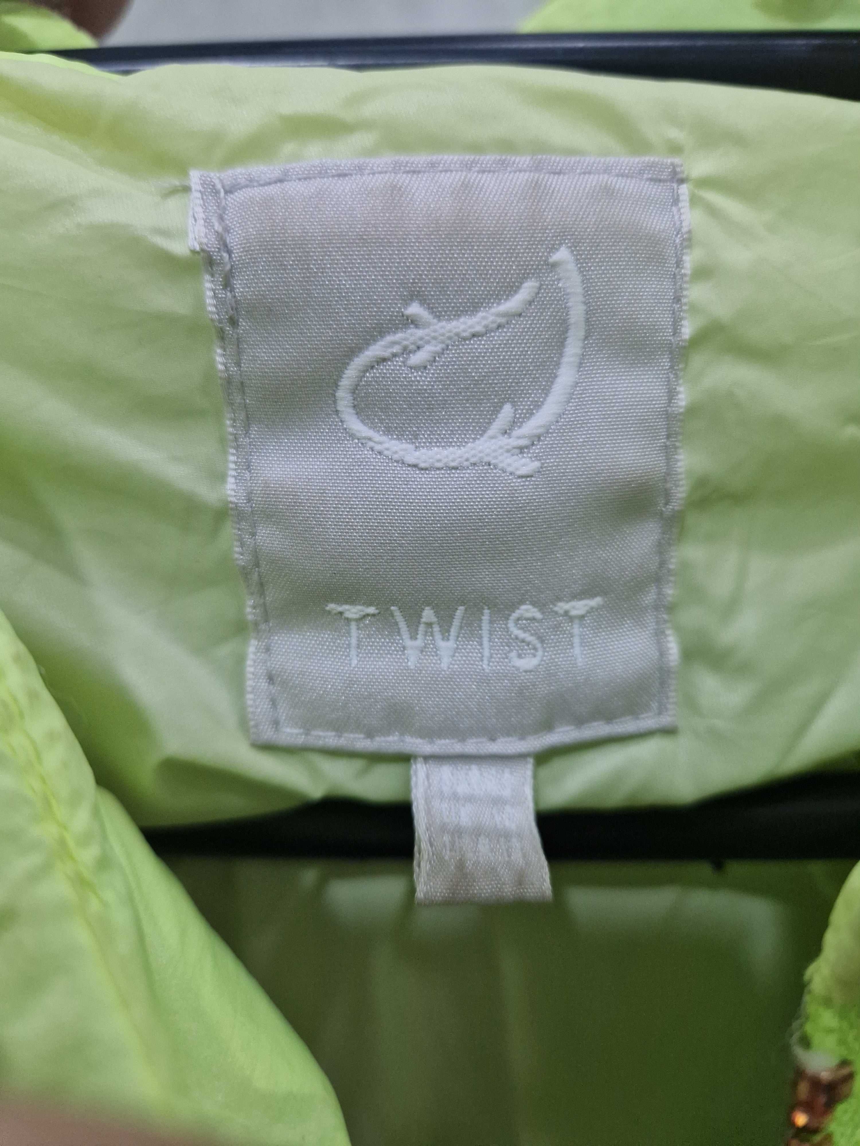 Продается зеленая куртка TWIST, цена 7000тг