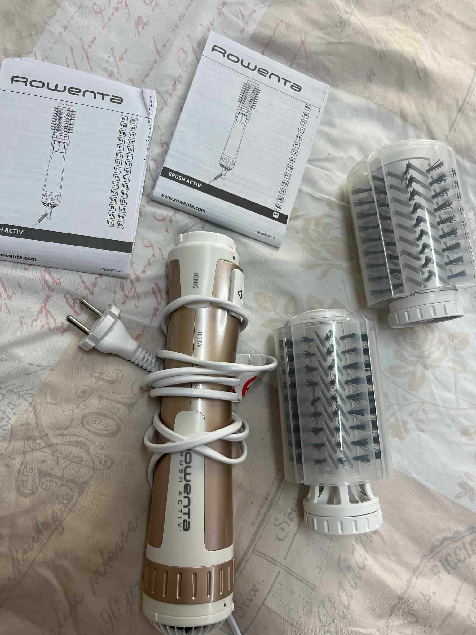 Продаввам професионална четка за къдрици.