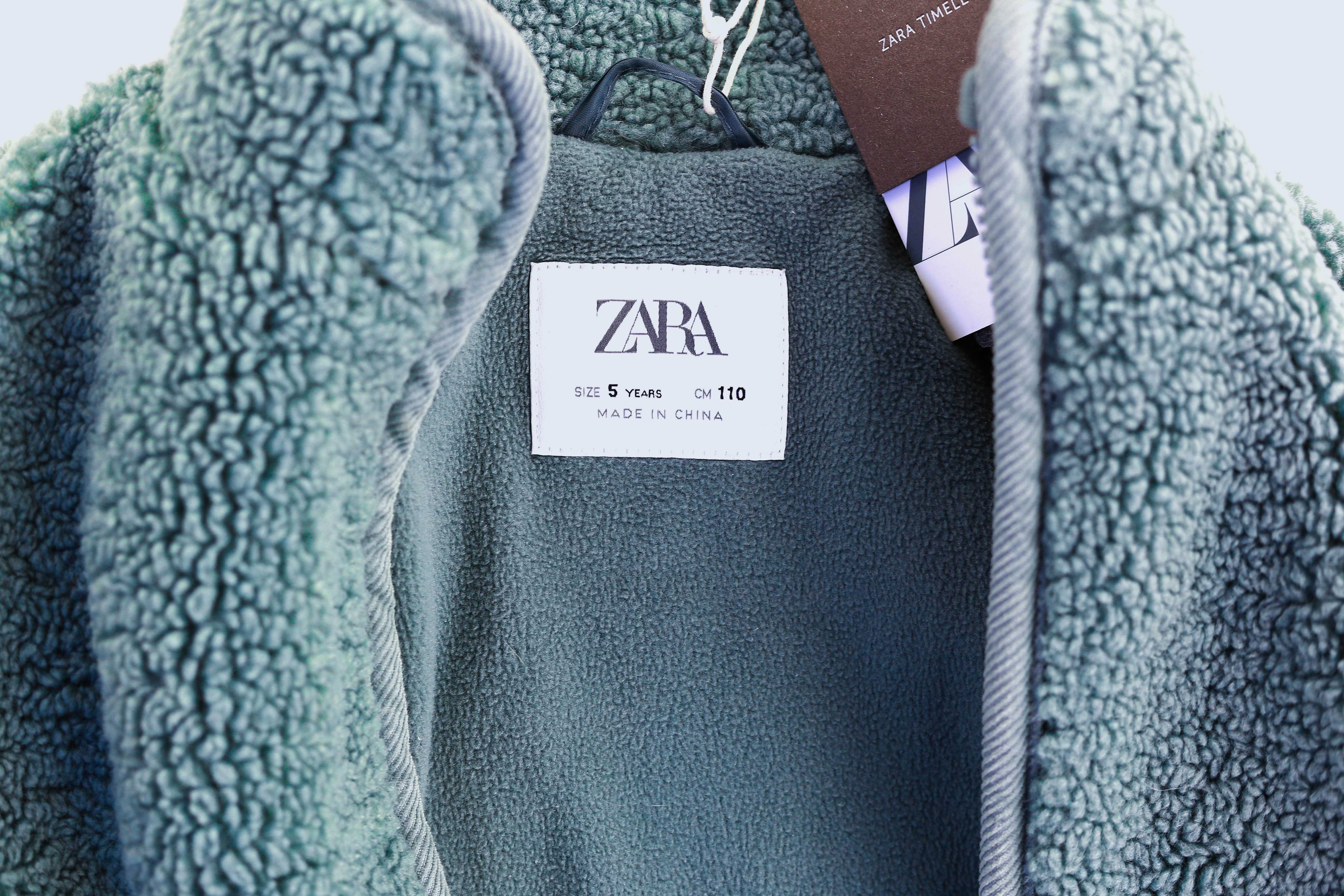 Чисто ново изключително меко детско поларено яке на марката ZARA.