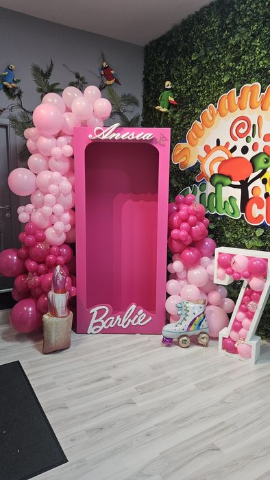 Cutie barbie de inchiriat cu sau fără decor baloane