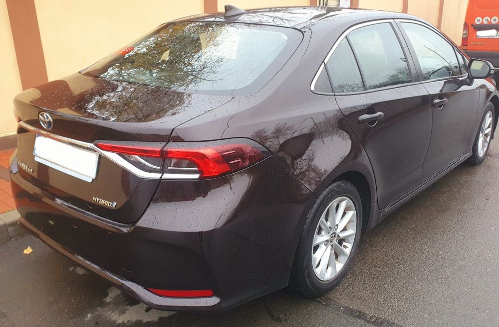 Toyota Corolla sedan hybrid gpl