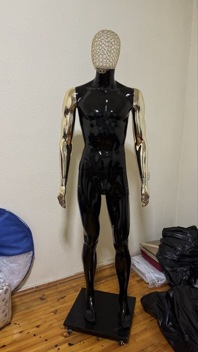 Манекен мужской в полный рост