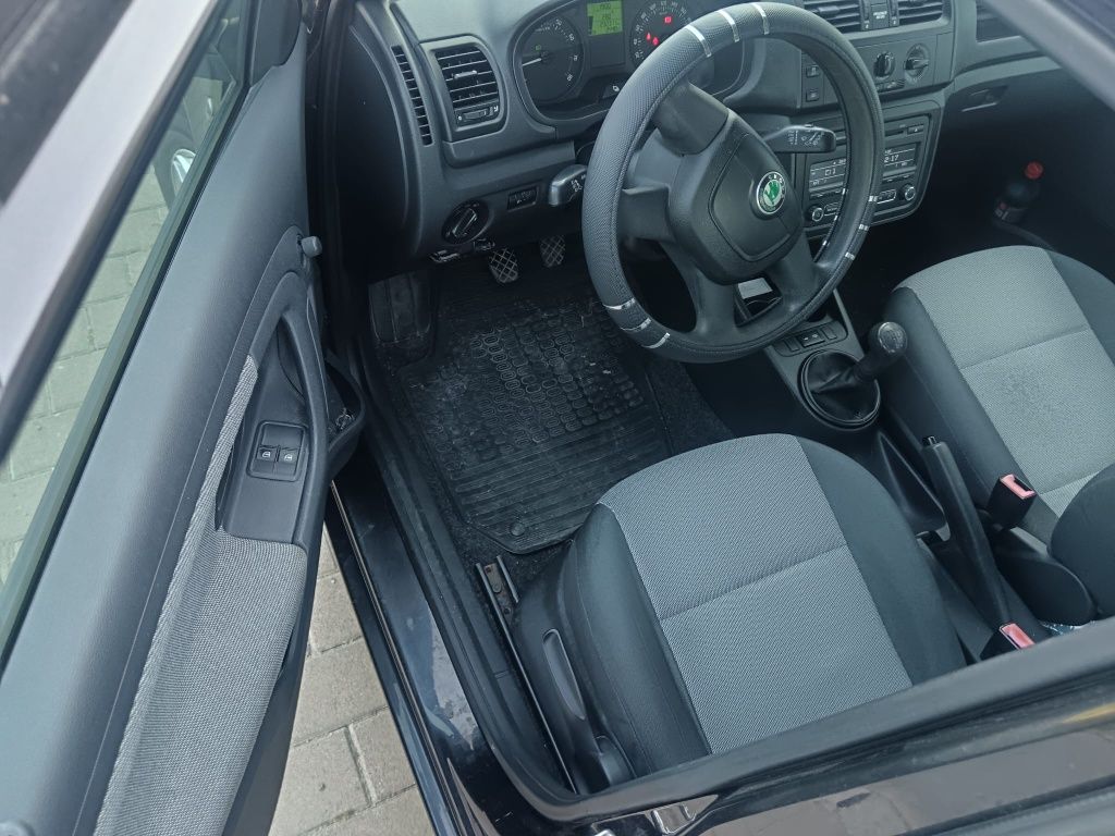 Vând Skoda Fabia 2