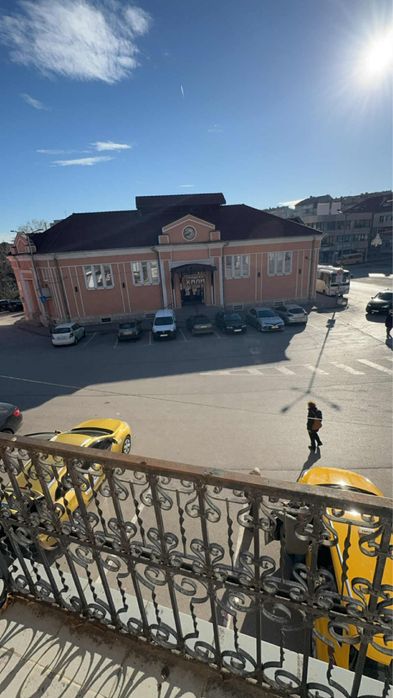 Продавам двуетажна къща в центъра на Горна Оряховица