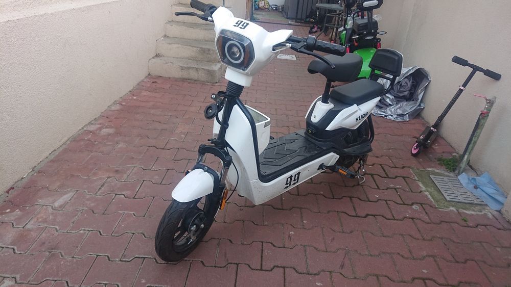 Scuter electric Kuba