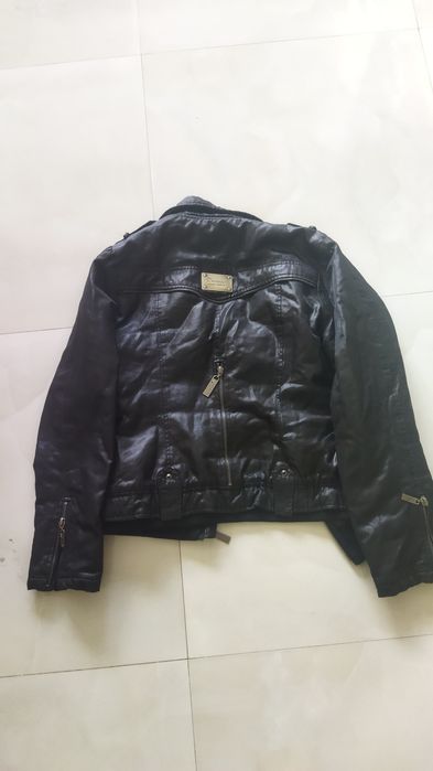 Дамско черно яке,