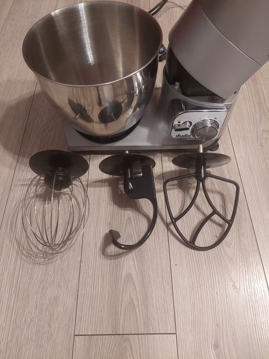 Vand Robot de Bucatarie Studio KM 2010