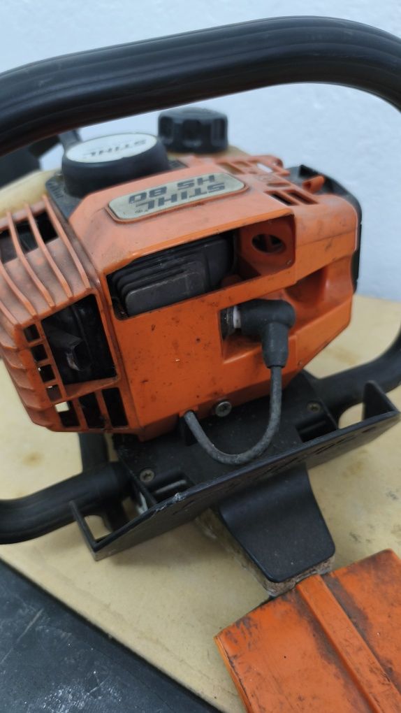 Бензинов храсторез Stihl hs 80
