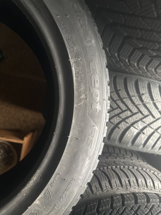 4бр. Нови зимни гуми Hankook i-cept RS3 215/55/17 98V XL
