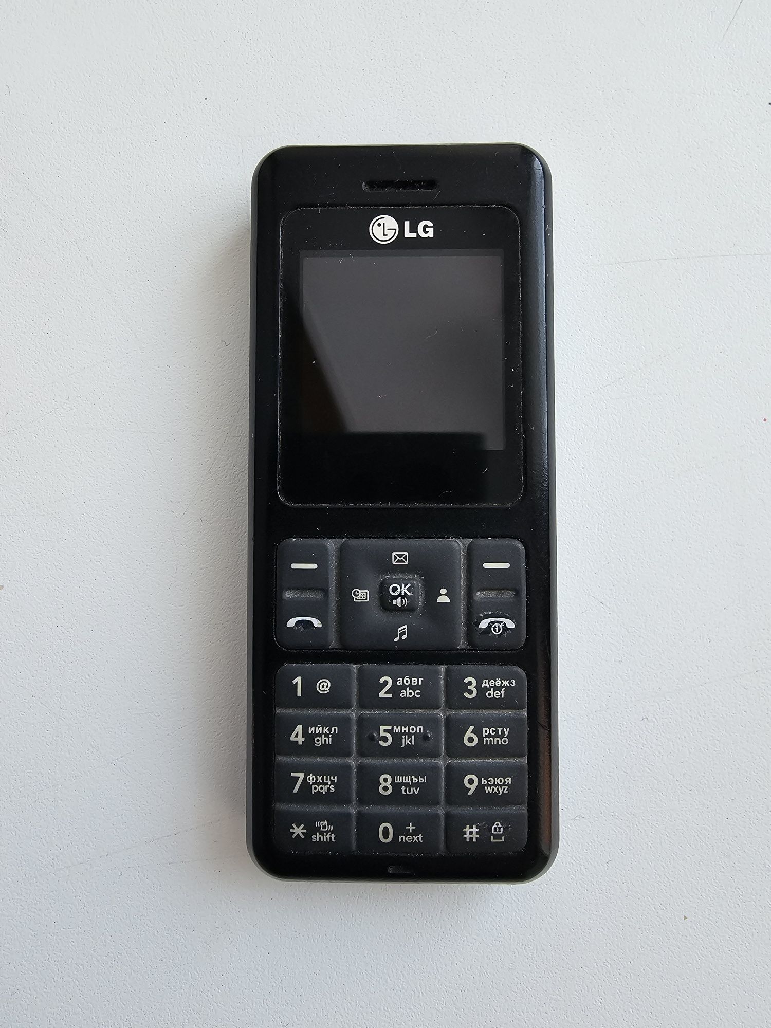 Мобильный телефон кнопочный LG KD3000