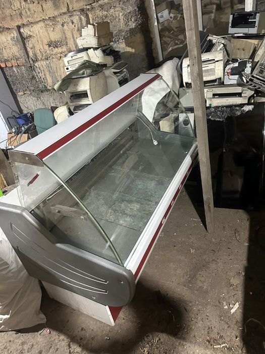 Витринный холодильник