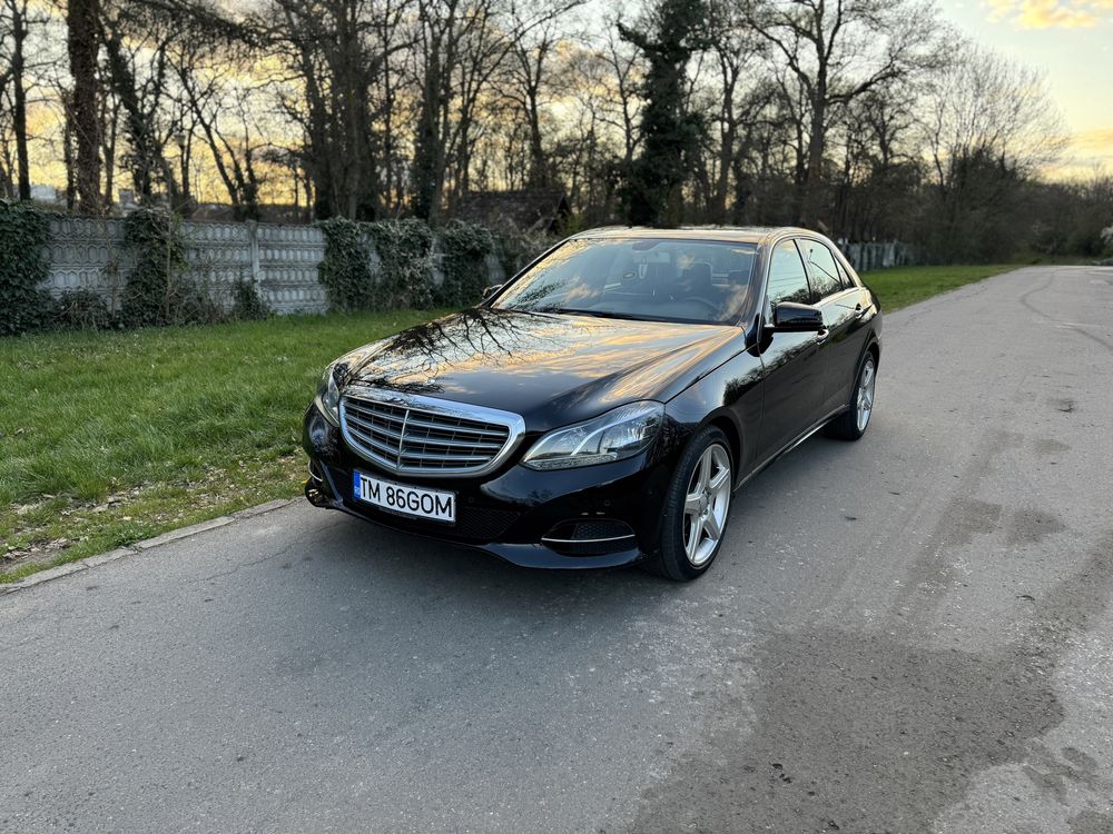 Mercedes E200, an 2014. Motor 2.2 CDI, euro 5, cu multe dotări.