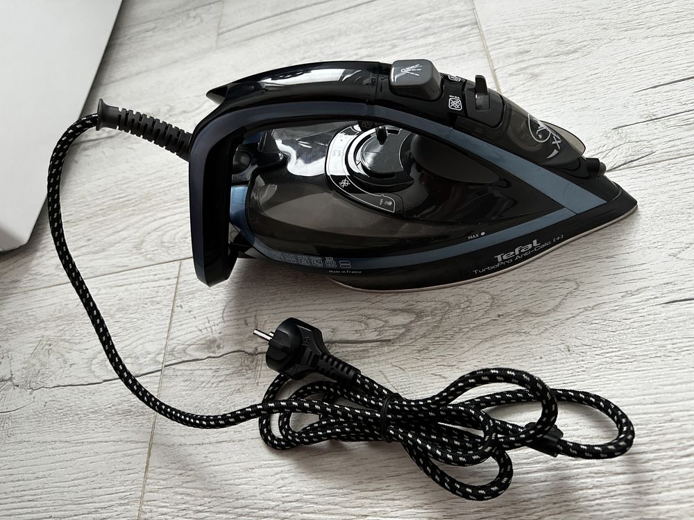 Vand fier de calcat Tefal