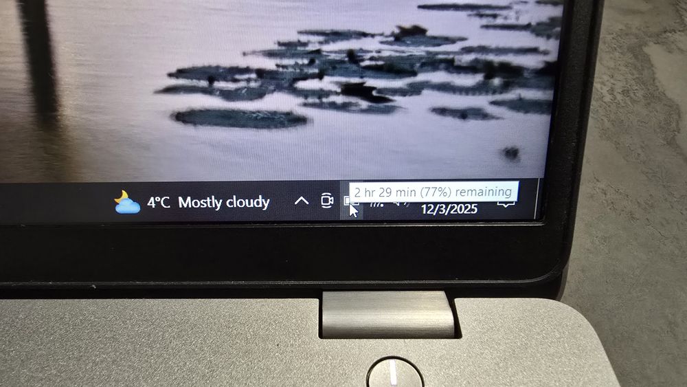 Laptop Dell i5 gen 10 16 gb ram 256 ssd M.2