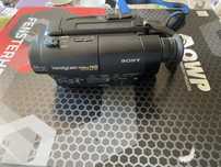 Cameră video Sony Handycam CCD‑TR780E (Hi8) + accesorii