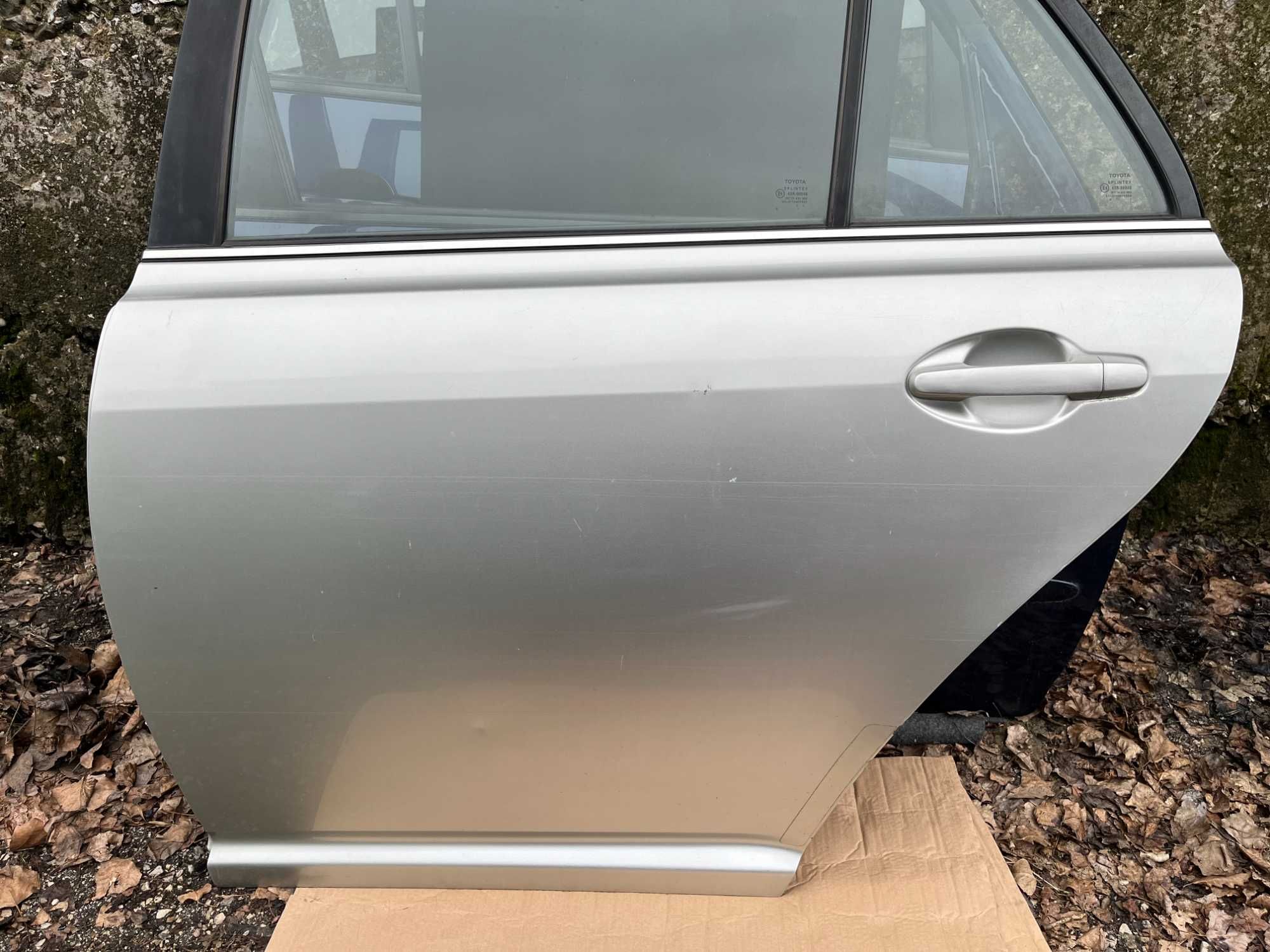Задна лява врата за Toyota Avensis T25 (Комби)