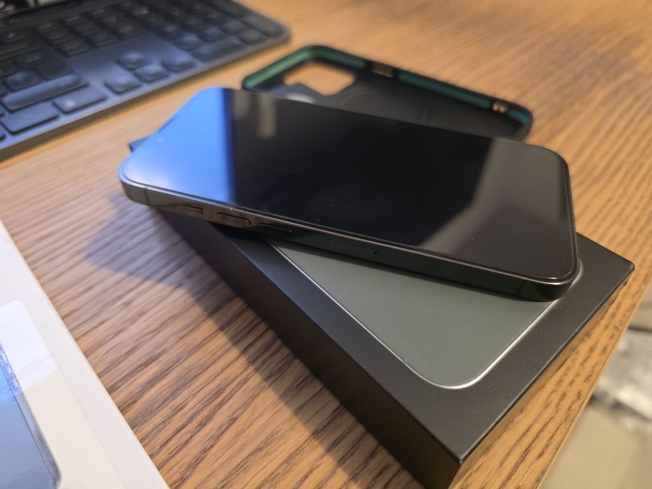 ~~Iphone 13pro impecabil, la cutie, 256gb~~