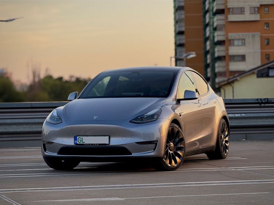 Tesla Model Y Tesla Model Y Performance